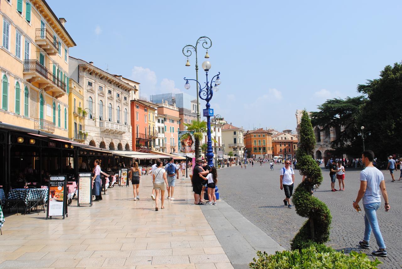 Dreaming Piazza Bra Rooms Verona Eksteriør bilde